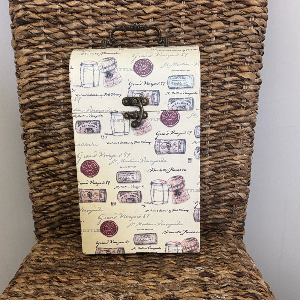 Vintage Wood Double Wine Bottle
Case Holder